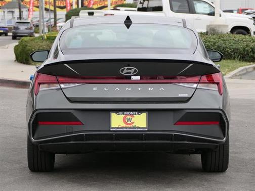 2025 Hyundai ELANTRA HEV SEL Sport