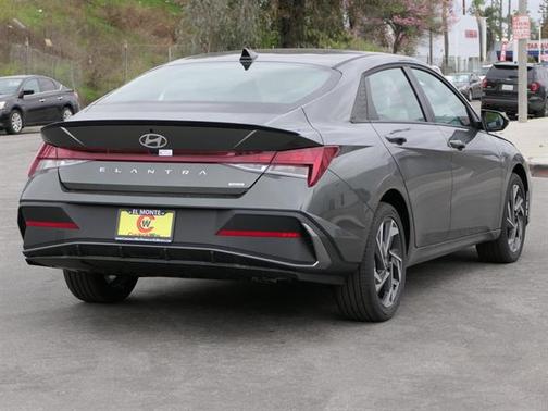 2025 Hyundai ELANTRA HEV SEL Sport
