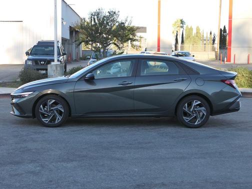 2025 Hyundai ELANTRA Sport