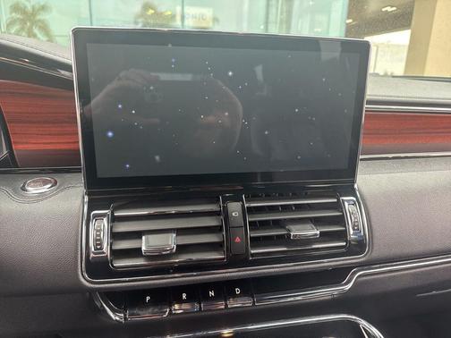 2024 Lincoln Navigator Premiere