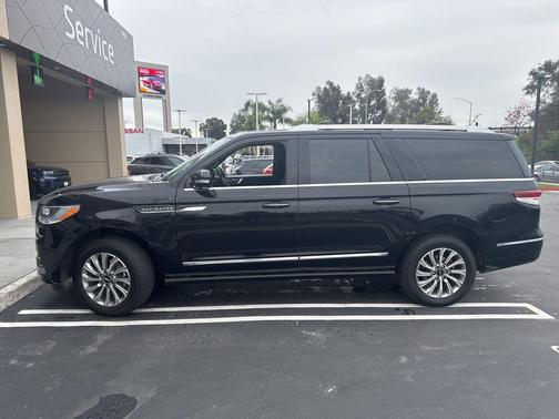 2024 Lincoln Navigator Premiere