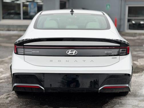 2024 Hyundai SONATA Hybrid SE