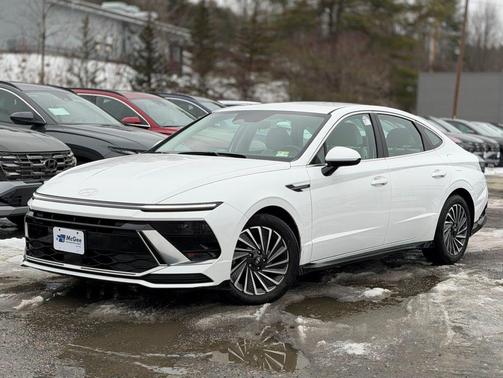 2024 Hyundai SONATA Hybrid SE