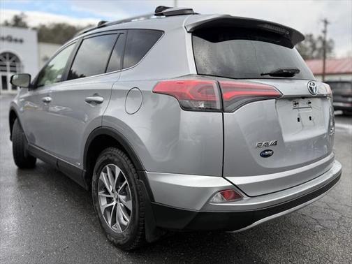 2017 Toyota RAV4 Hybrid XLE