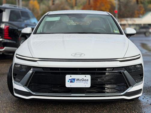 2026 Hyundai SONATA Hybrid Base
