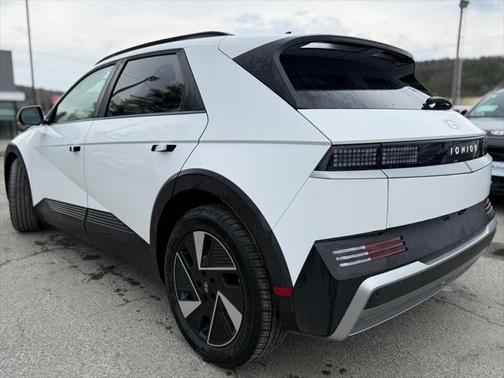 2025 Hyundai IONIQ 5 SEL