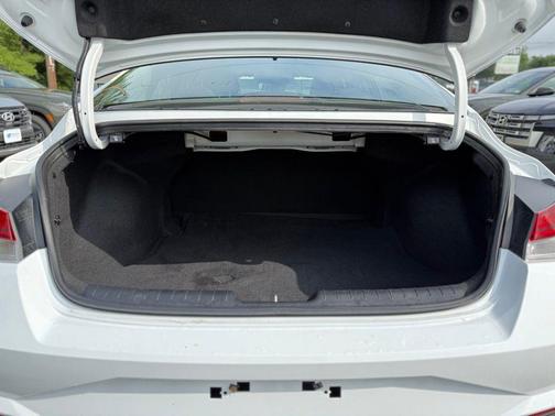 2022 Hyundai ELANTRA HEV Blue