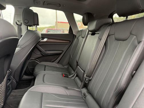 2024 Audi Q5 45 S line Premium Plus