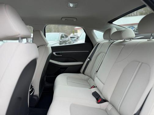 2024 Hyundai SONATA Hybrid SE