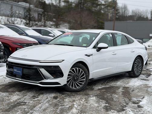 2024 Hyundai SONATA Hybrid SE