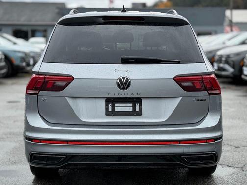 2022 Volkswagen Tiguan 2.0T SE R-Line Black 4MOTION