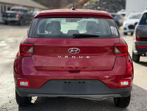 2023 Hyundai VENUE SE