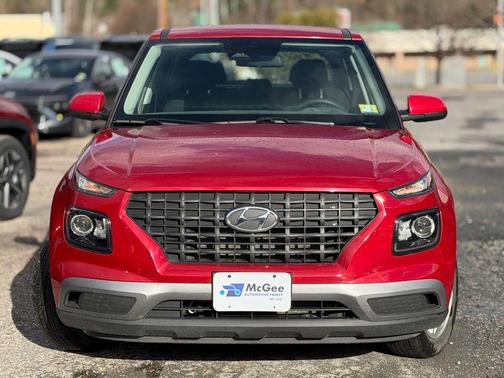 2023 Hyundai VENUE SE