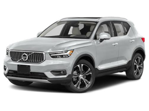2022 Volvo XC40 T5 Momentum