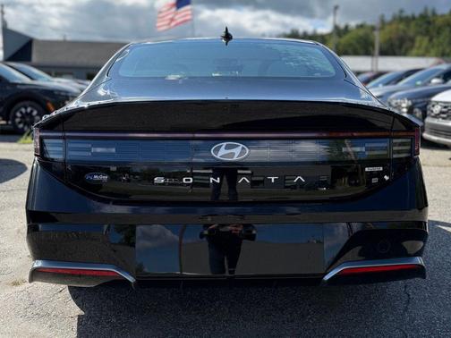 2024 Hyundai SONATA Hybrid SE