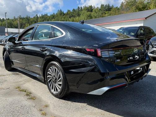 2024 Hyundai SONATA Hybrid SE