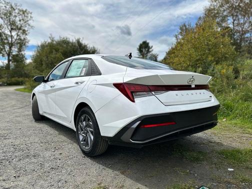 2025 Hyundai ELANTRA HEV Blue