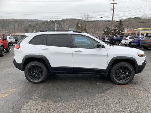 2022 Jeep Cherokee Trailhawk