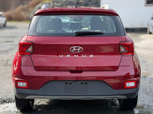 2023 Hyundai VENUE SEL