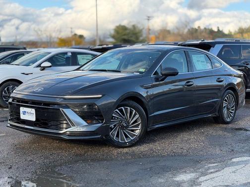 2025 Hyundai SONATA Hybrid Limited