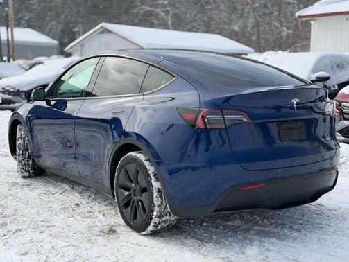 2024 Tesla Model Y Long Range Dual Motor All-Wheel Drive