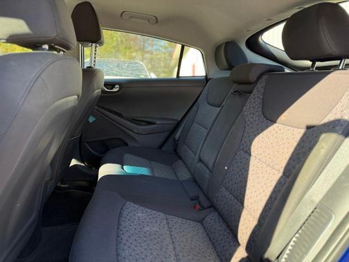 2019 Hyundai IONIQ Plug-In Hybrid Base