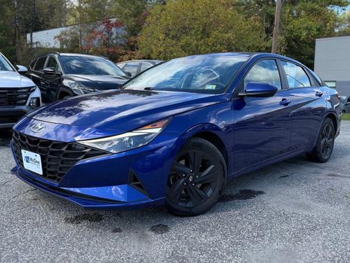 2022 Hyundai ELANTRA SEL
