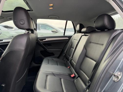 2017 Volkswagen Golf TSI Wolfsburg Edition 4-Door