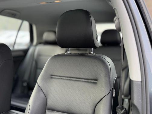 2017 Volkswagen Golf TSI Wolfsburg Edition 4-Door