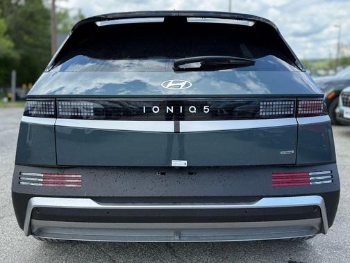 2026 Hyundai IONIQ 5 SE