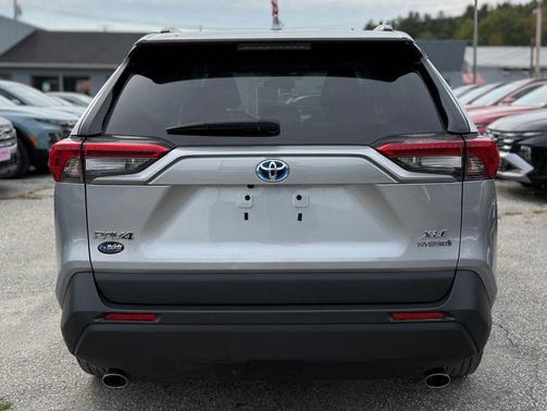 2020 Toyota RAV4 Hybrid XLE