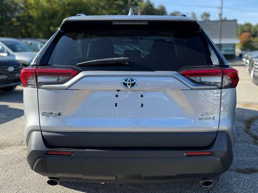 2020 Toyota RAV4 Hybrid XLE