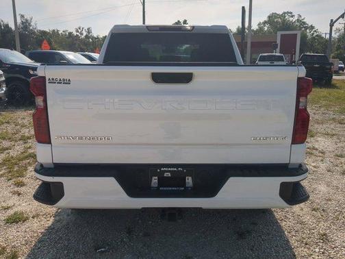2022 Chevrolet Silverado 1500 Custom