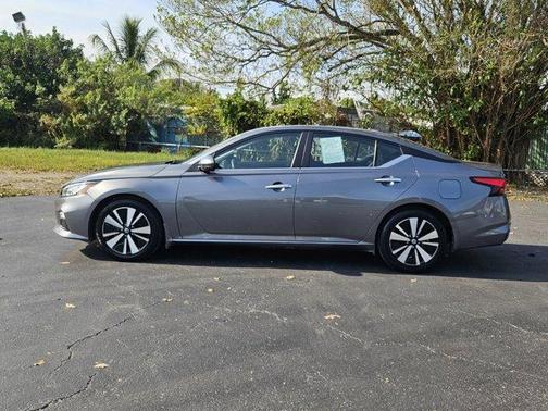 2021 Nissan Altima 2.5 SV