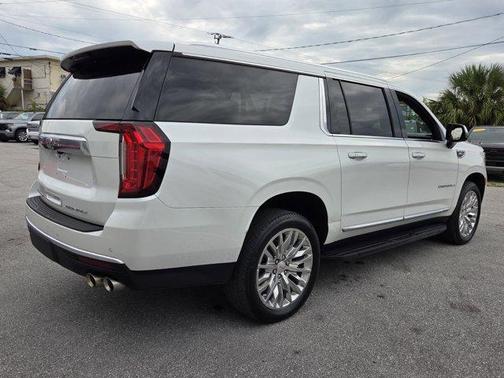 White Frost Tri-Coat 2023 GMC Yukon XL Denali