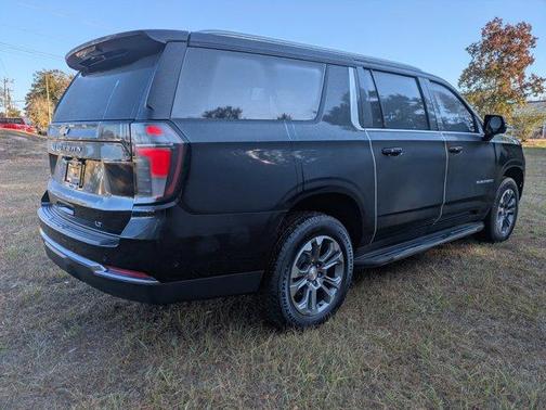 2025 Chevrolet Suburban LT