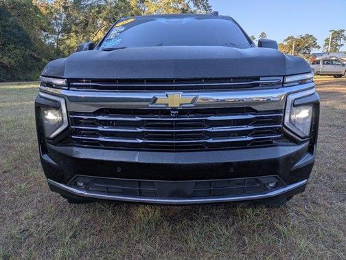 2025 Chevrolet Suburban LT