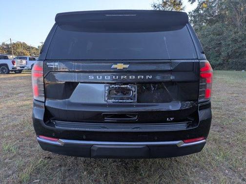 2025 Chevrolet Suburban LT