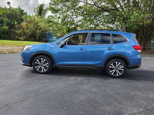 Horizon Blue Pearl 2022 Subaru Forester Limited