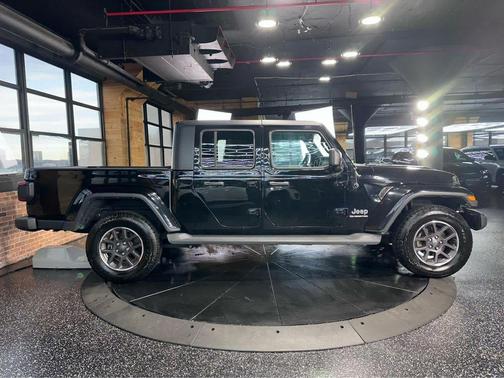 2022 Jeep Gladiator Overland