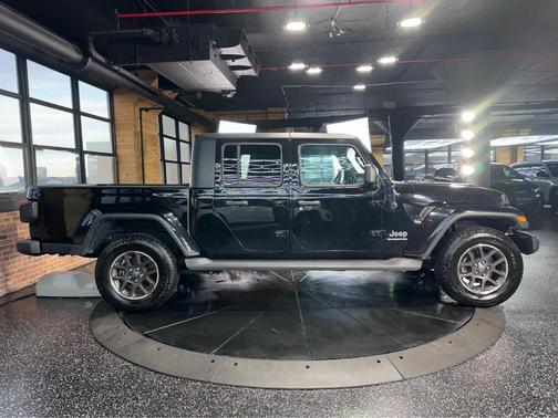 2022 Jeep Gladiator Overland