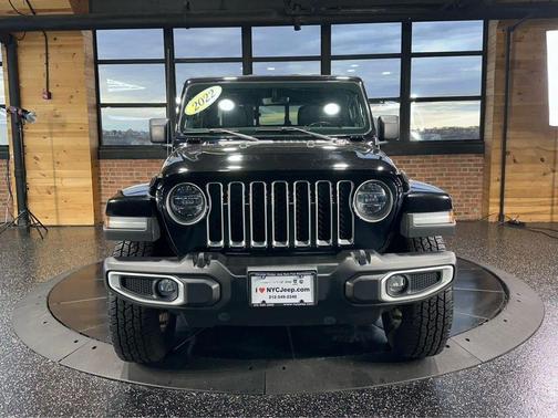 2022 Jeep Gladiator Overland