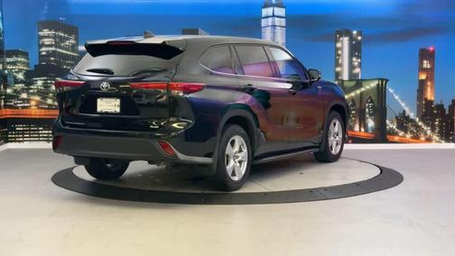 2022 Toyota Highlander L