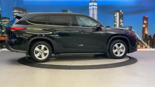 2022 Toyota Highlander L
