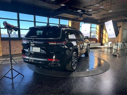 2022 Jeep Grand Cherokee L Overland