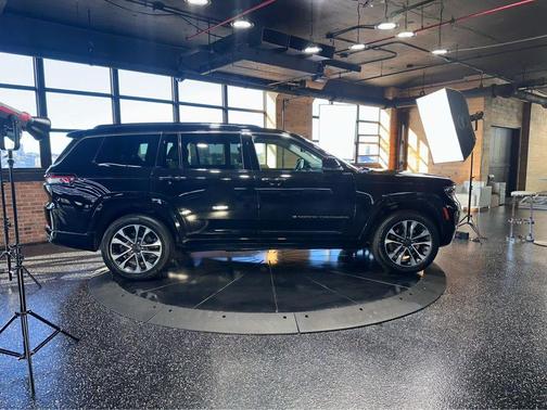 2022 Jeep Grand Cherokee L Overland