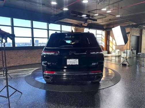 2022 Jeep Grand Cherokee L Overland