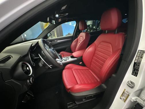 2023 Alfa Romeo Stelvio Veloce