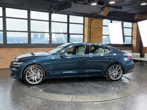 2024 Genesis G70 2.5T