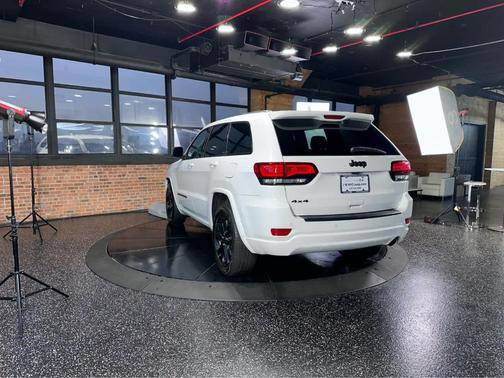 2022 Jeep Grand Cherokee WK Laredo